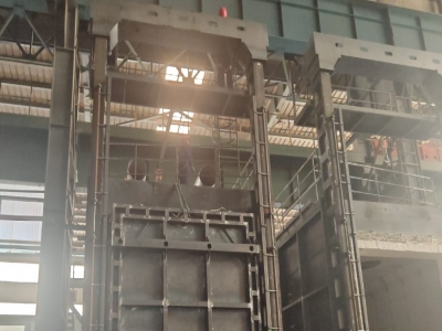 兩臺臺車電阻爐施工現場